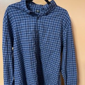 UNICLO Plaid button down shirt